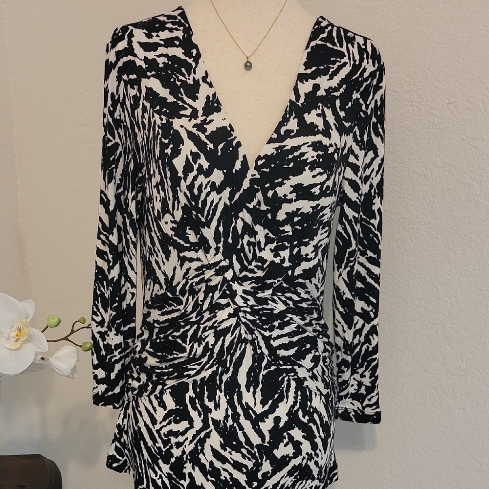 Cable & Gauge Black and White Ruched Wrap Top